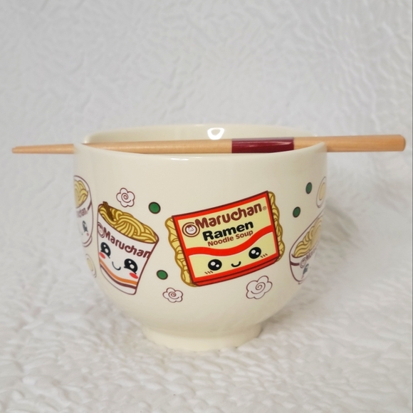 🍜Maruchan Ramen Noodle Bowl w/ Wooden Chopsticks🥢 - Picture 2 of 8